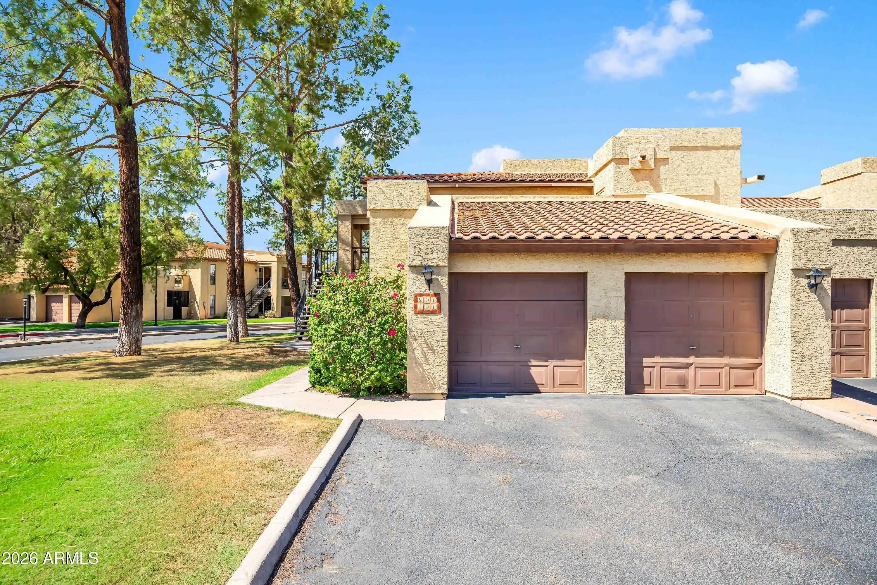 Townhouse for sale at 8302 N 21st Drive #L201, Phoenix, AZ 85021 | MLS# 7081433