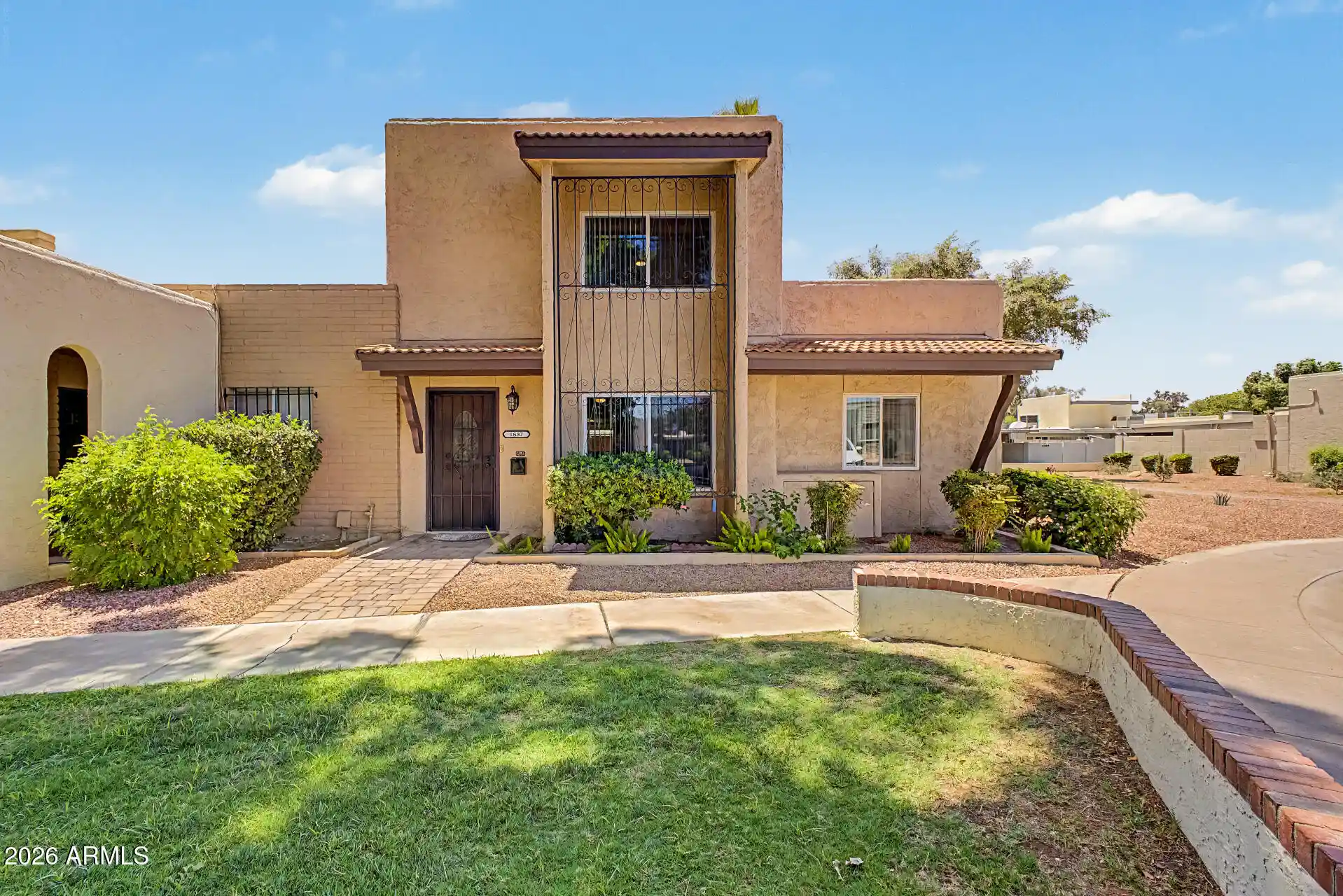 Townhouse for sale at 1837 W Stella Ln, Phoenix, AZ 85015 | MLS# 7082261