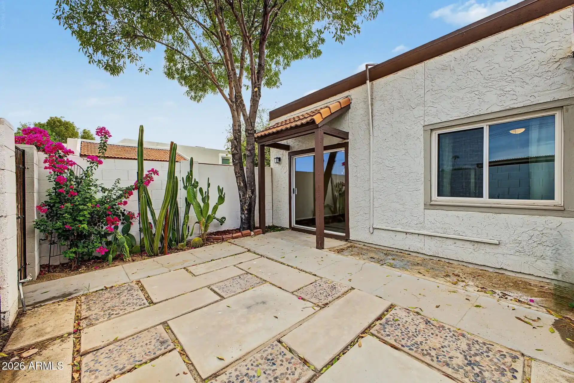 Photo 1 of Townhouse for sale at 952 E Diamond Dr, Tempe, AZ 85283 | MLS# 7085673 | Listing updated on 2026-10-14