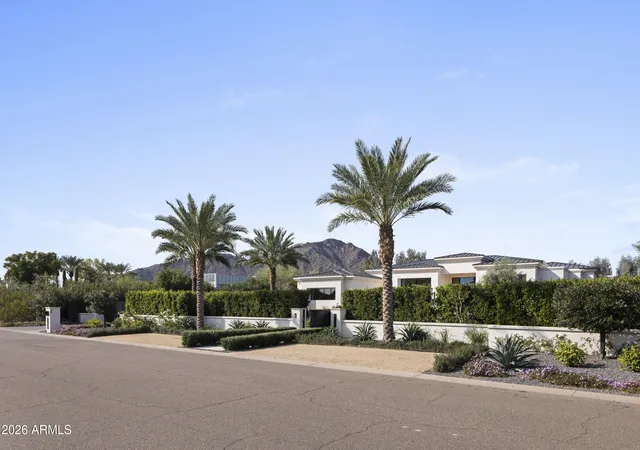 Photo 1 of Single family home for sale at 6220 N Casa Blanca Dr, Paradise Valley, AZ 85253 | MLS# 7094177 | Listing updated on 2026-10-28