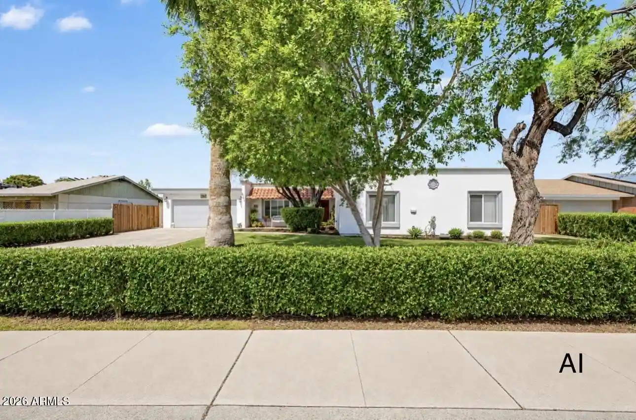 Photo 1 of Single family home for sale at 5816 W Royal Palm Rd, Glendale, AZ 85302 | MLS# 7078388 | Listing updated on 2026-09-28