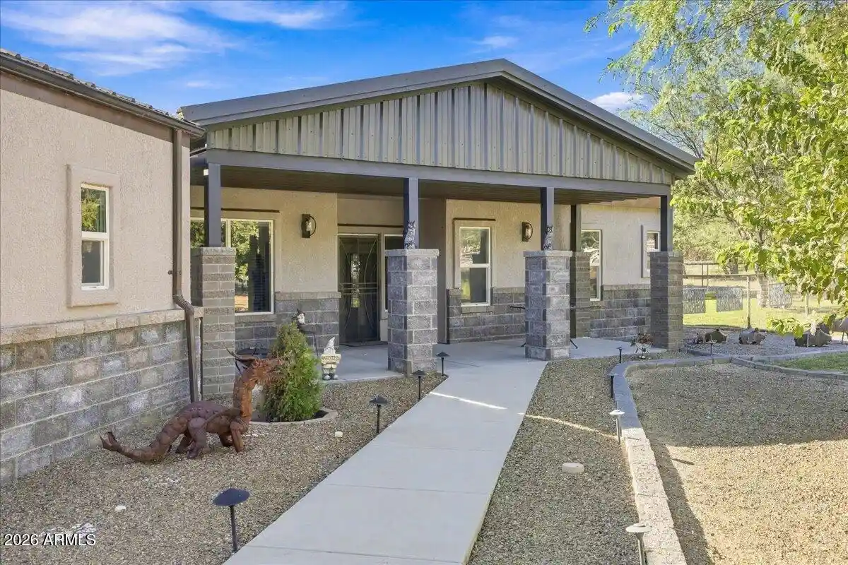 Photo 1 of Single family home for sale at 2332 S Diamond Crk Ln, Camp Verde, AZ 86322 | MLS# 7091965 | Listing updated on 2026-10-10