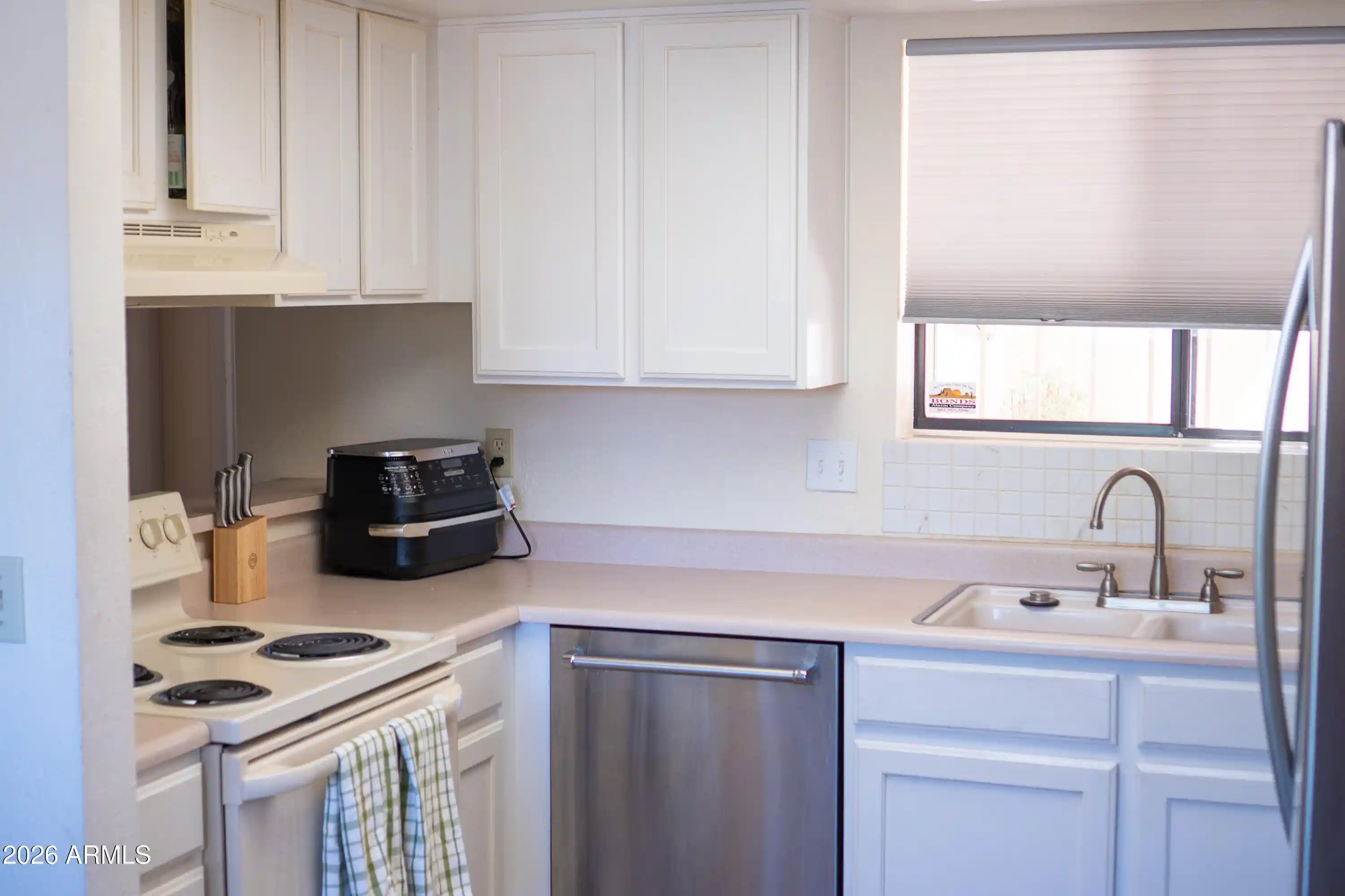 Photo 1 of Townhouse for sale at 2918 W Christy Dr, Phoenix, AZ 85029 | MLS# 7081379 | Listing updated on 2026-10-12