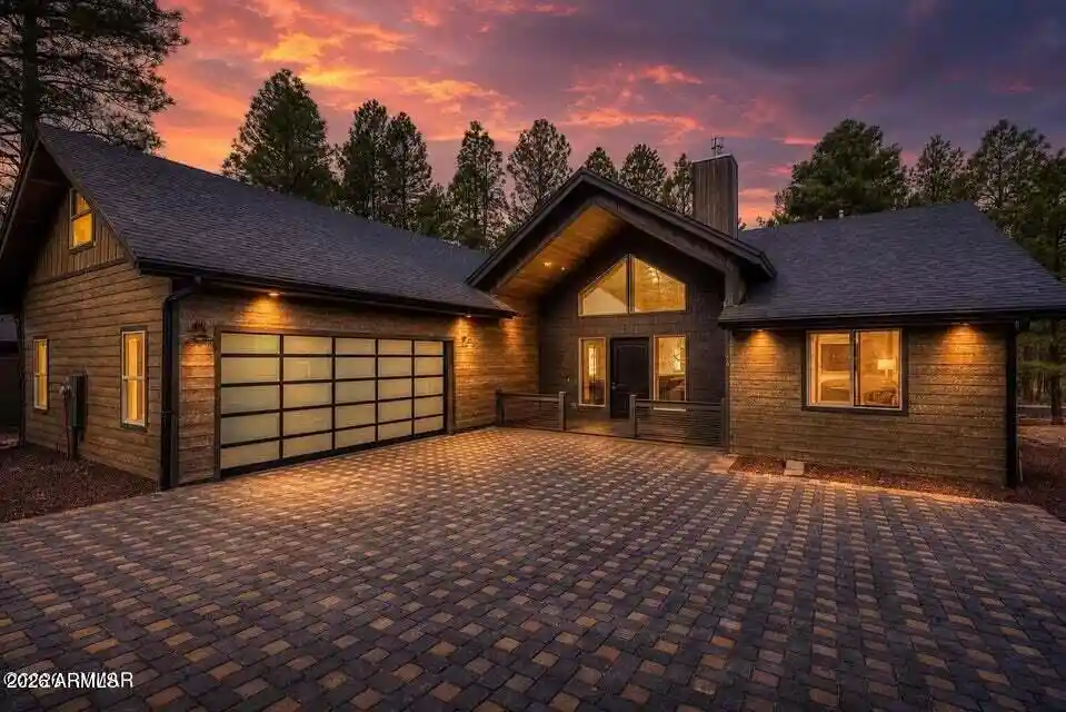 Photo 1 of Single family home for sale at 50 S Bench Cir, Show Low, AZ 85901 | MLS# 7079956 | Listing updated on 2026-09-15