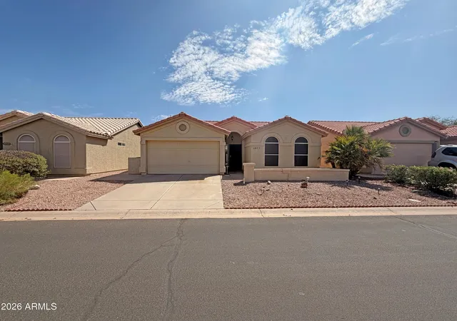 Photo 1 of Sale Pending at 6877 S Oakmont Dr, Chandler, AZ 85249 | MLS# 7081441 | Listing updated on 2026-10-29