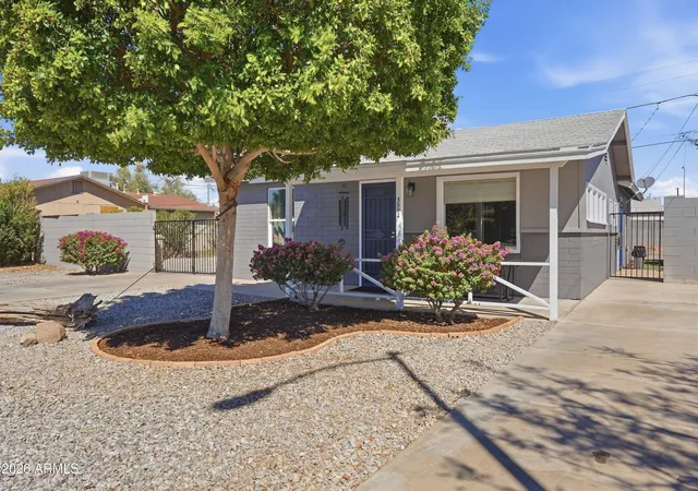 Single family home for sale at 5002 W Citrus Way, Glendale, AZ 85301 | MLS# 7082764