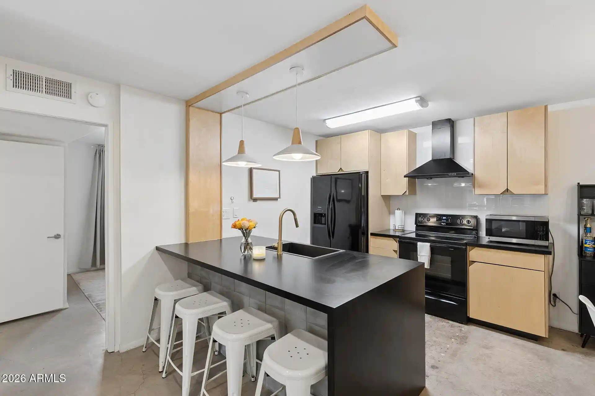 Condo for sale at 5525 E Thomas Rd #R9, Phoenix, AZ 85018 | MLS# 7080666