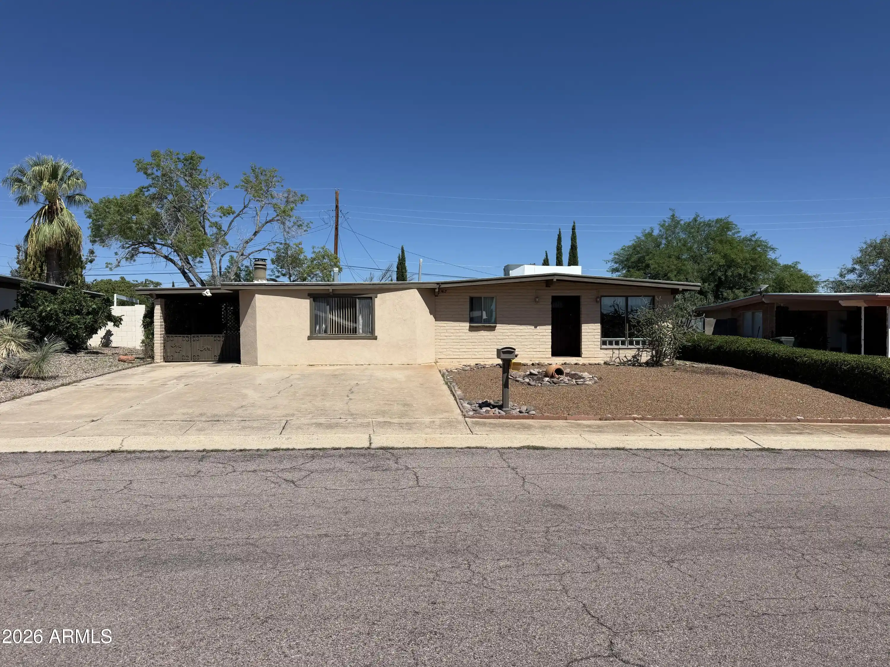 Photo 1 of Sale Pending at 3001 Quail Run Dr, Sierra Vista, AZ 85635 | MLS# 7081604 | Listing updated on 2026-10-12