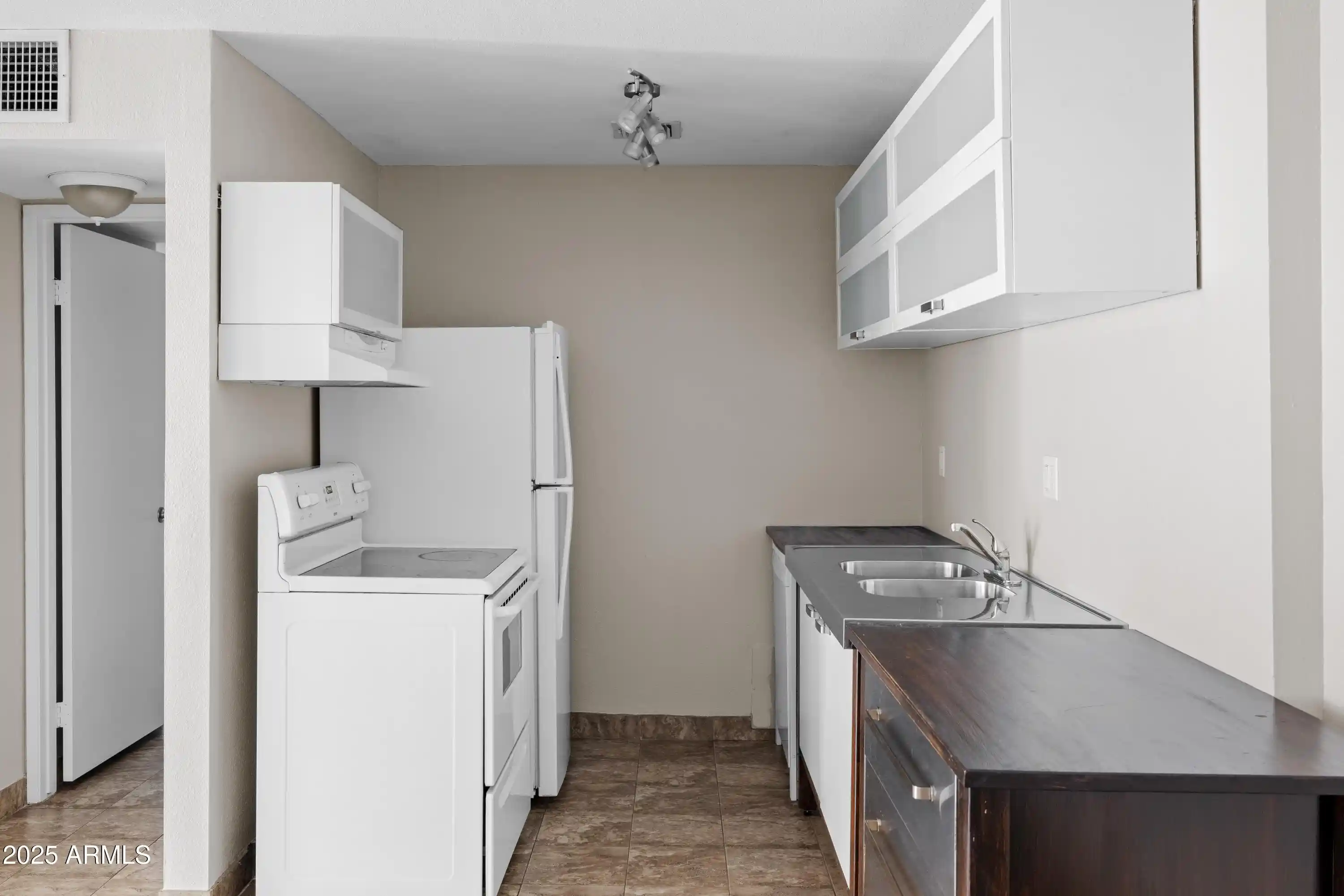 Photo 1 of Condo for sale at 5525 E Thomas Rd #R11, Phoenix, AZ 85018 | MLS# 7082608 | Listing updated on 2026-10-21