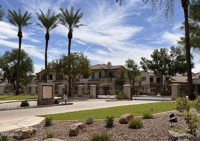 Townhouse for sale at 3131 E Legacy Dr #2088, Phoenix, AZ 85042 | MLS# 7082612