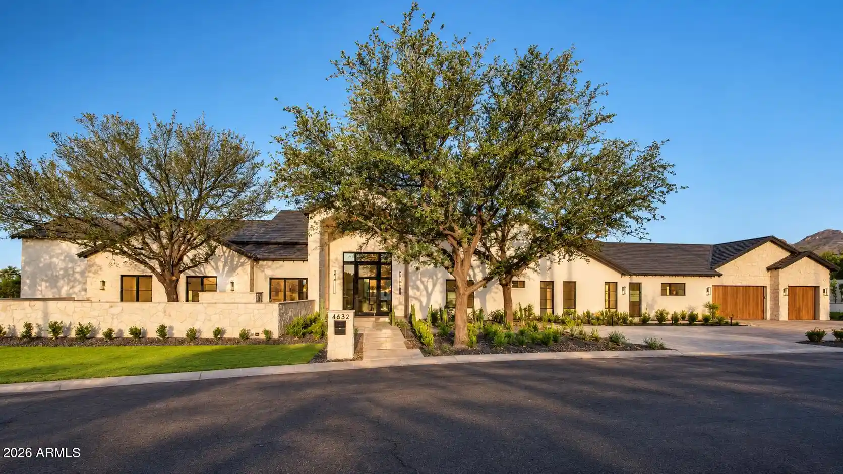 Single family home for sale at 4632 N Royal Palm Cir, Phoenix, AZ 85018 | MLS# 7088999 | Listing updated on 2026-10-26