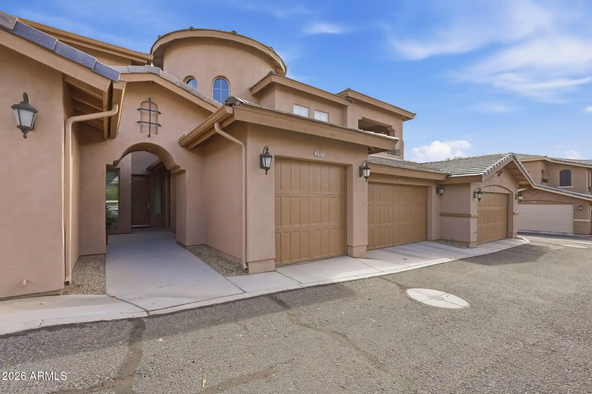 Townhouse for sale at 15550 S 5th Avenue #257, Phoenix, AZ 85045 | MLS# 7085095