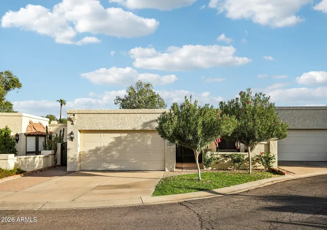 Townhouse for sale at 9025 S 47th Place, Phoenix, AZ 85044 | MLS# 7084188
