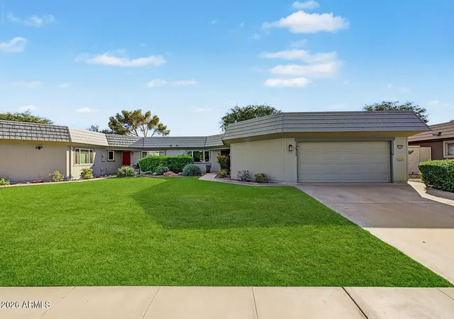 Photo 1 of Townhouse for sale at 10189 W Pineaire Dr, Sun City, AZ 85351 | MLS# 7087648 | Listing updated on 2026-10-30