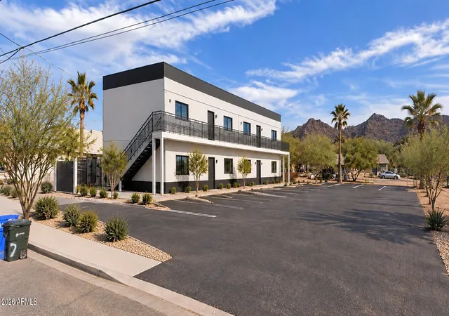 Townhouse for sale at 8927 N 10th Street, Phoenix, AZ 85020 | MLS# 7086346