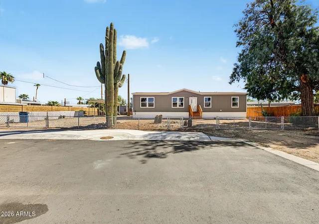 Photo 1 of Manufactured home for sale at 515 N Desert View Dr, Apache Junction, AZ 85120 | MLS# 7091075 | Listing updated on 2026-10-28
