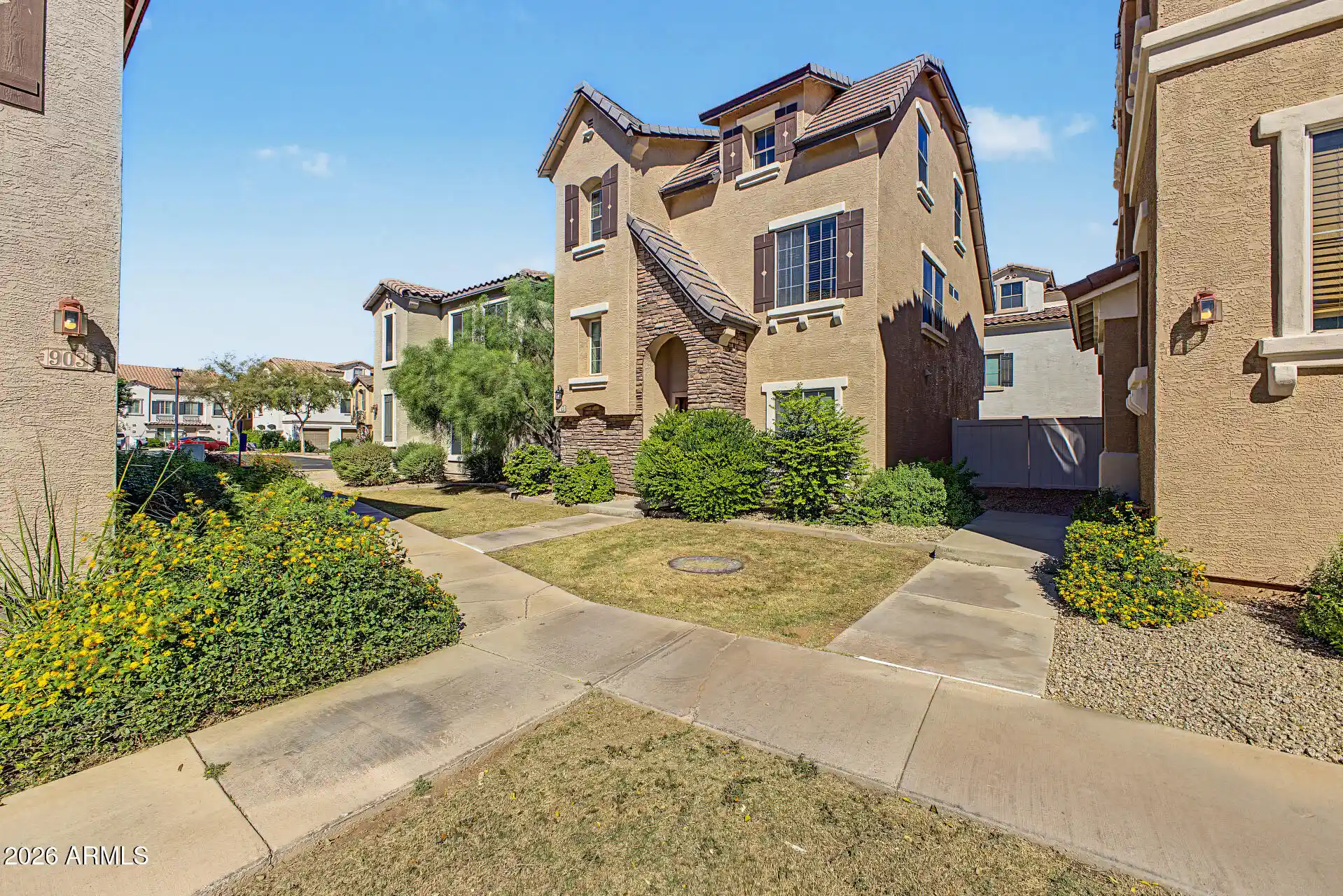 Townhouse for sale at 743 N Port Dr, Gilbert, AZ 85233 | MLS# 7087687