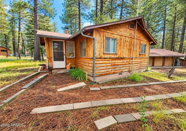 Single family home for sale at 471 Comanche St, Flagstaff, AZ 86005 | MLS# 7089371