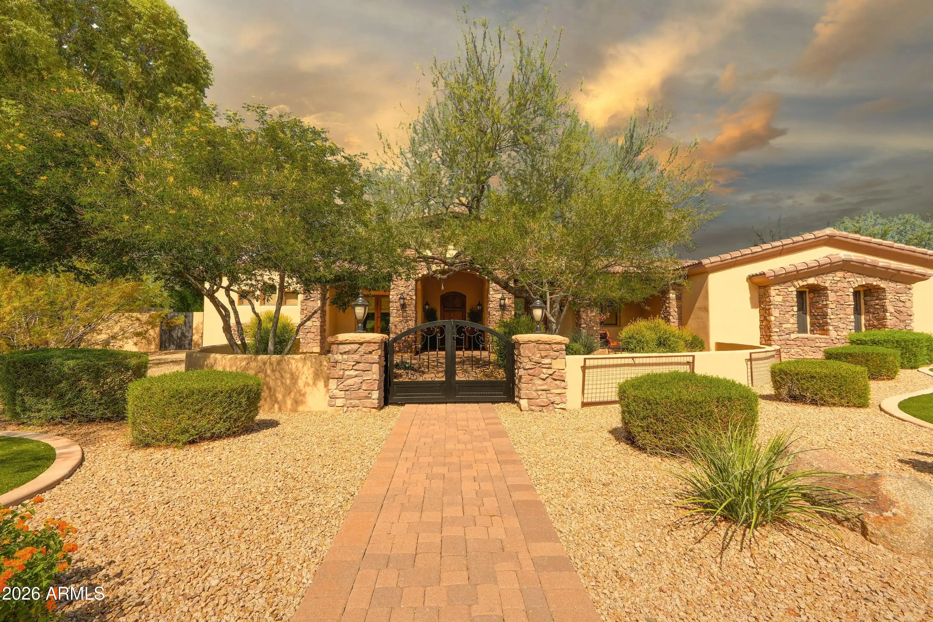 Photo 1 of Sale Pending at 6916 E Sunnyvale Rd, Paradise Valley, AZ 85253 | MLS# 7089814 | Listing updated on 2026-10-21