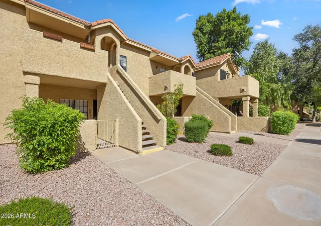 Townhouse for sale at 1126 W Elliot Rd #1051, Chandler, AZ 85224 | MLS# 7097203