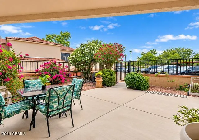 Listing Photo 1 - Condo for sale in building located at 15650 N 19Th Ave, Phoenix, AZ 85023 - Unit #1189
