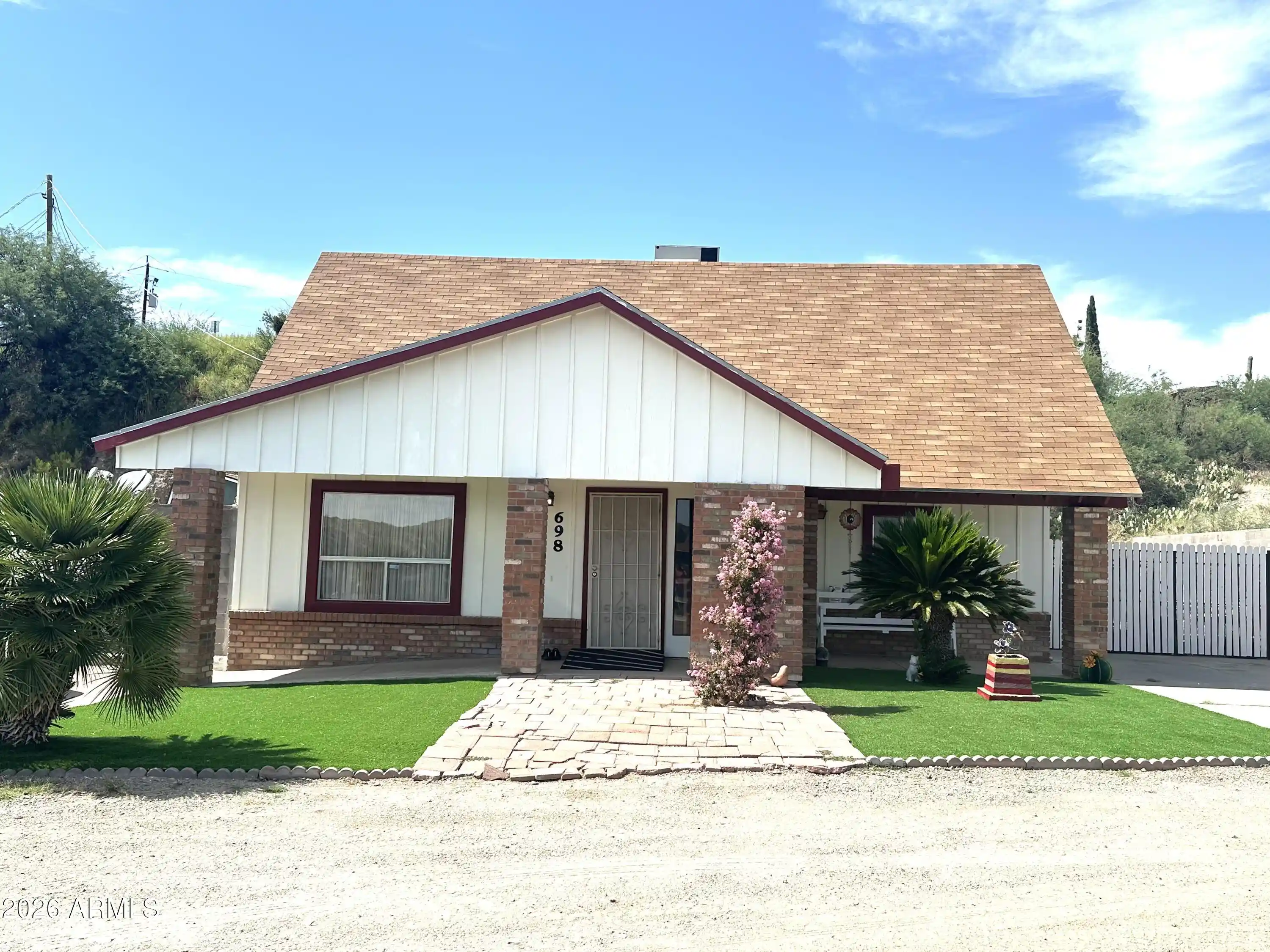 Photo 1 of Single family home for sale at 698 E Cactus Dr, Globe, AZ 85501 | MLS# 7093251 | Listing updated on 2026-10-14