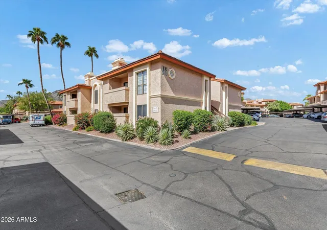 Condo for sale at 10410 N Cave Crk Rd #1070, Phoenix, AZ 85020 | MLS# 7096645