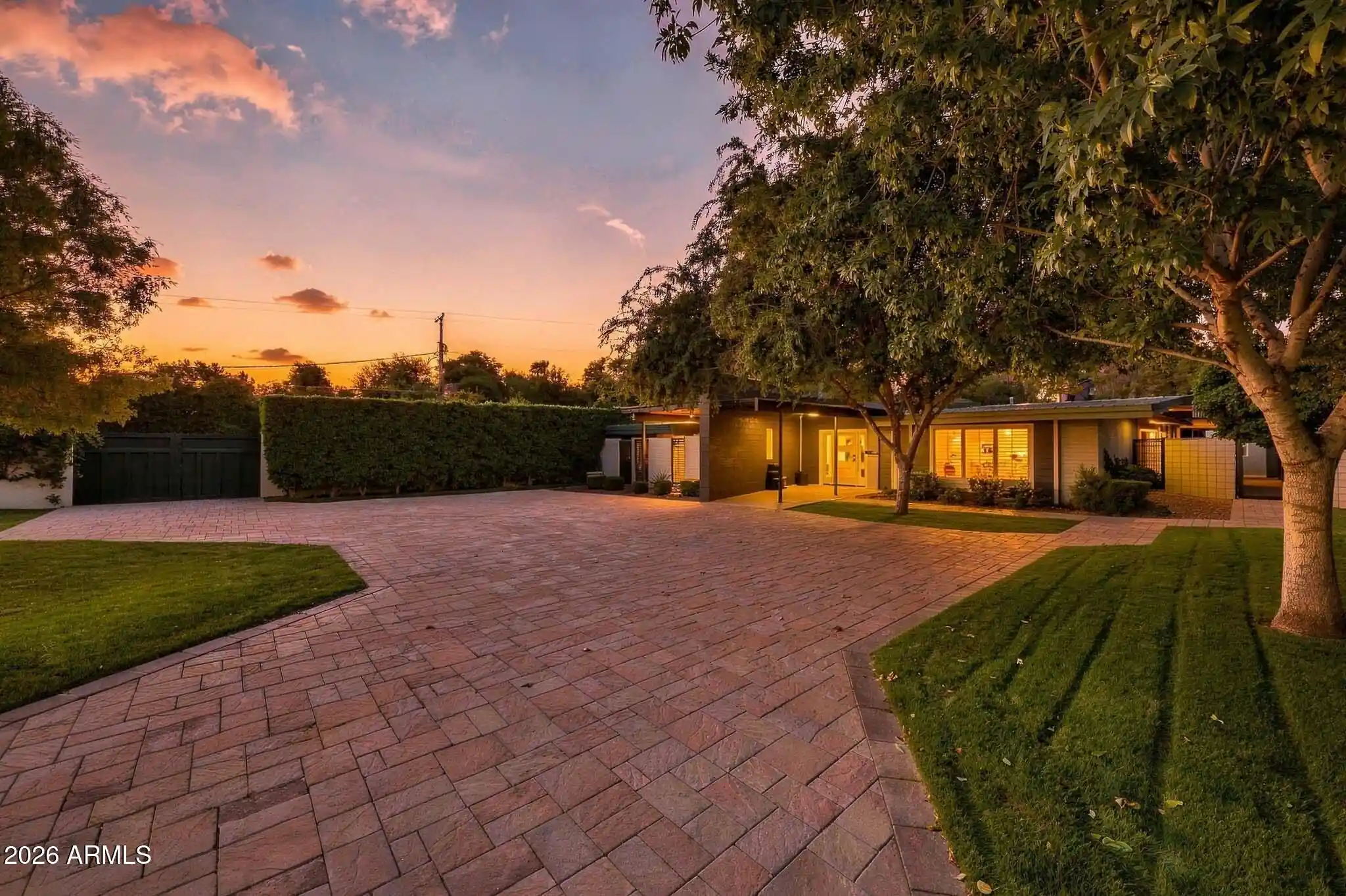 Single family home for sale at 318 W Lawrence Rd, Phoenix, AZ 85013 | MLS# 7094527