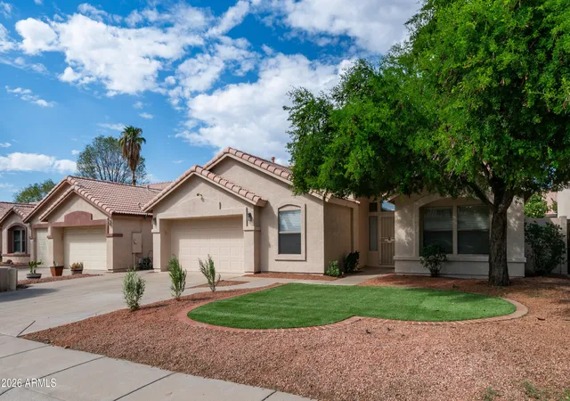 Single family home for sale at 4038 W Mohawk Ln, Glendale, AZ 85308 | MLS# 7096592