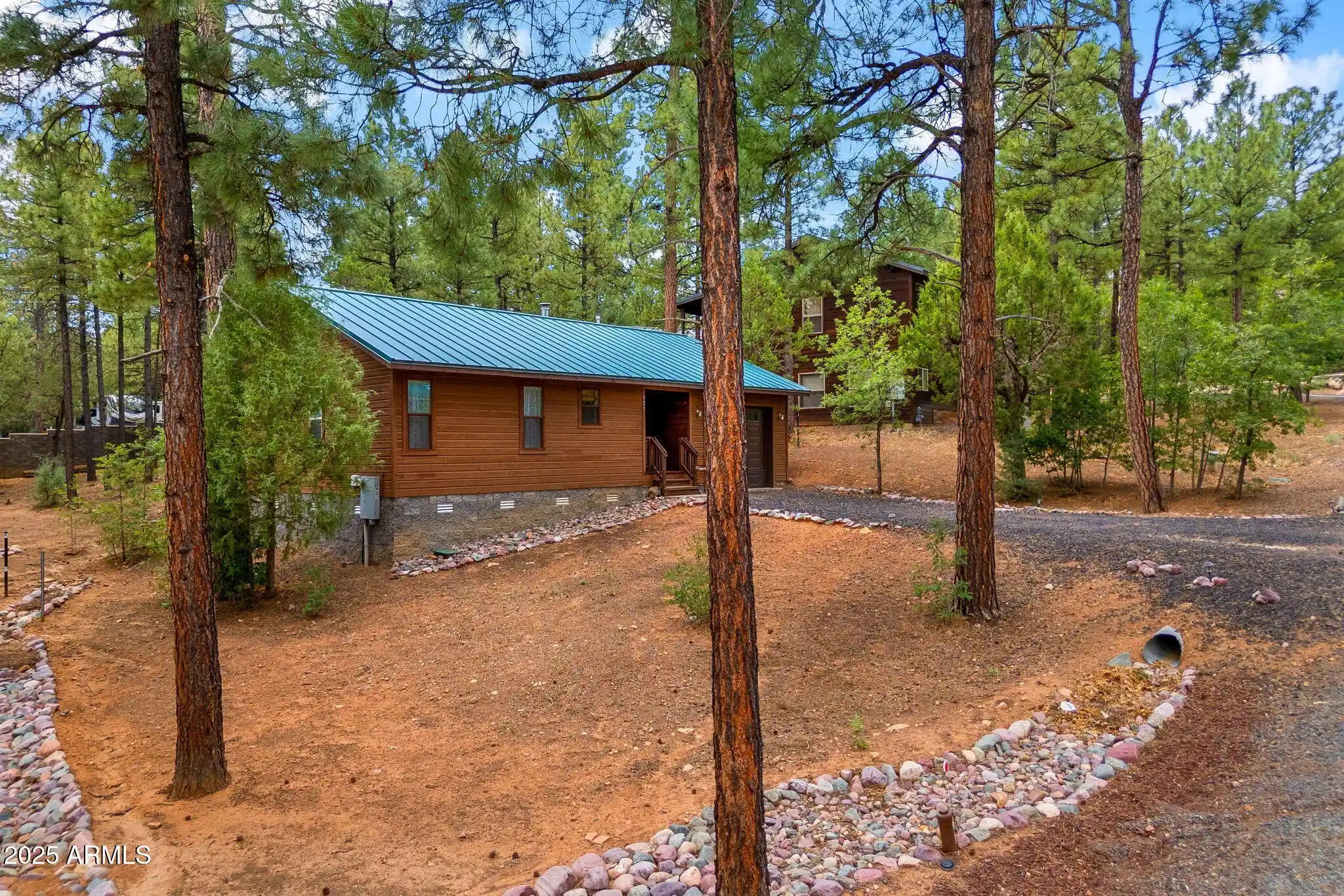 Photo 1 of Single family home for sale at 921 E Lauren Ct, Show Low, AZ 85901 | MLS# 7095945 | Listing updated on 2026-10-20