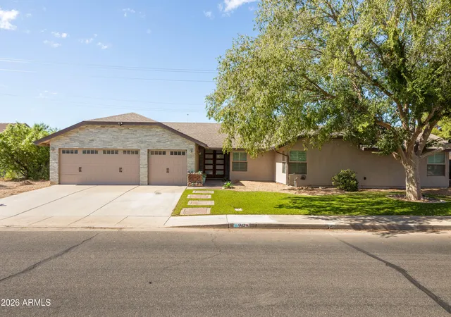 Single family home for sale at 942 N Jesse St, Chandler, AZ 85225 | MLS# 7099842