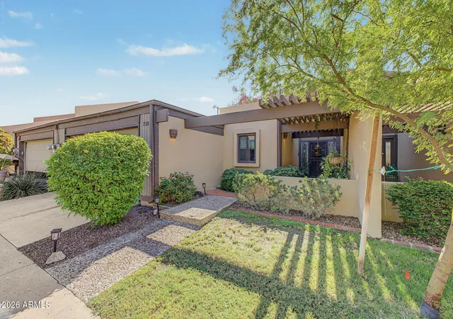 Townhouse for sale at 721 E Gardenia Dr, Phoenix, AZ 85020 | MLS# 7097198