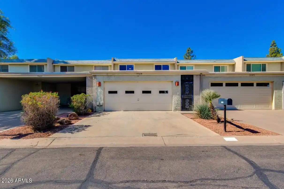 Townhouse for sale at 7624 N 19th Drive, Phoenix, AZ 85021 | MLS# 7097905