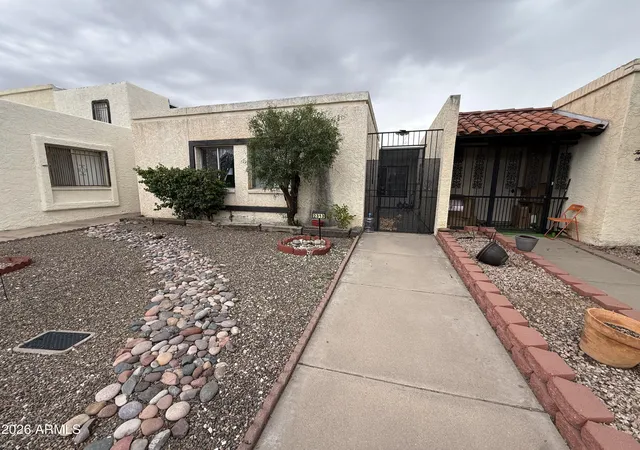 Townhouse for sale at 2313 W Vineyard Rd, Tempe, AZ 85282 | MLS# 7098399 | Listing updated on 2026-10-29