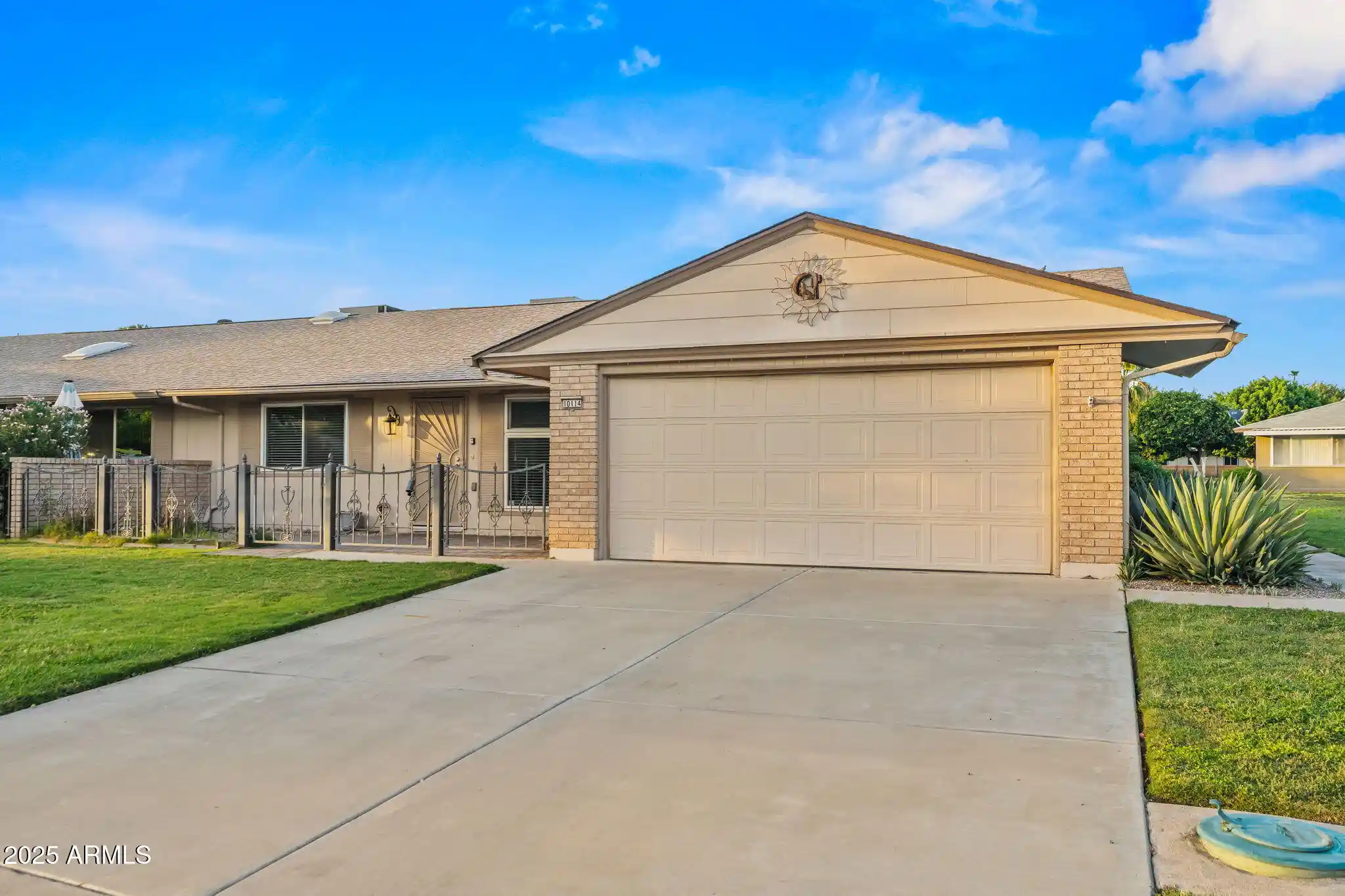 Townhouse for sale at 10114 W Royal Oak Rd, Sun City, AZ 85351 | MLS# 7100702