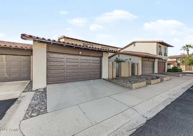 Photo 1 of Townhouse for sale at 1031 W Mission Ln, Phoenix, AZ 85021 | MLS# 7099984 | Listing updated on 2026-10-30