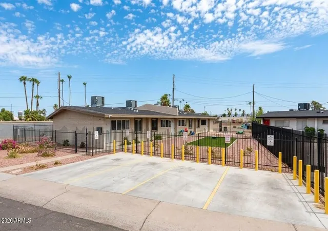 Townhouse for sale at 2101 W Heatherbrae Dr, Phoenix, AZ 85015 | MLS# 7099949