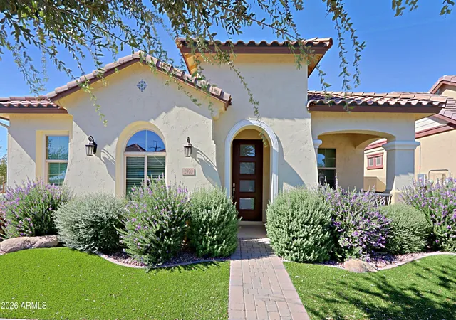 Single family home for sale at 2970 S Beckett St, Gilbert, AZ 85295 | MLS# 7100224