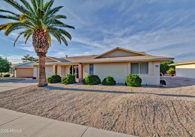 Single family home for sale at 10122 W Willowcreek Cir, Sun City, AZ 85373 | MLS# 7100330