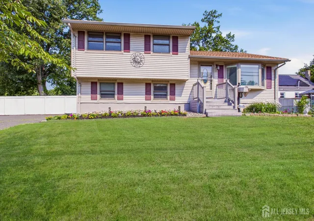 Photo 2 of Single family home for sale at 1852 W 5th Street, Piscataway, NJ 08854 | MLS# 2700327R | Listing updated on 2026-09-28
