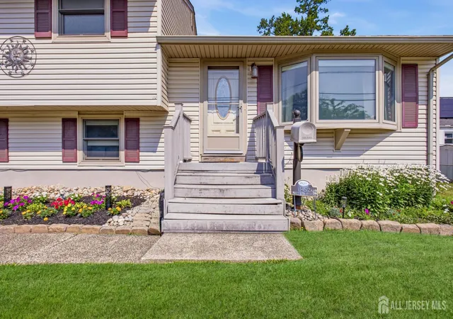 Photo 4 of Single family home for sale at 1852 W 5th Street, Piscataway, NJ 08854 | MLS# 2700327R | Listing updated on 2026-09-28