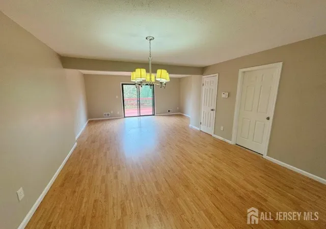 4th image of 54 Parsler Pl, Fords, NJ 08863 | MLS# 2606350R