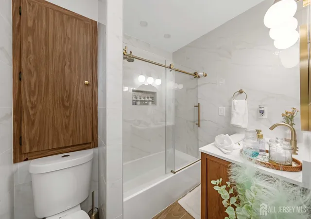 Listing Photo 4 - Condo for sale in building located at 12 Carpenter Pl, Cranford, NJ 07016