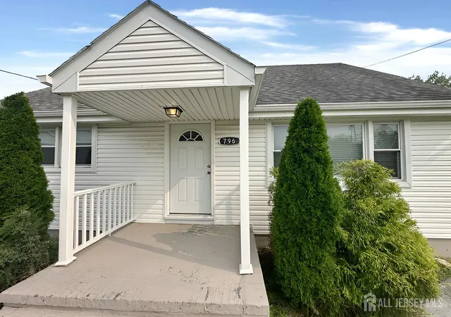 5th image of 796 Hamilton St, Somerset, NJ 08873 | MLS# 2701041R