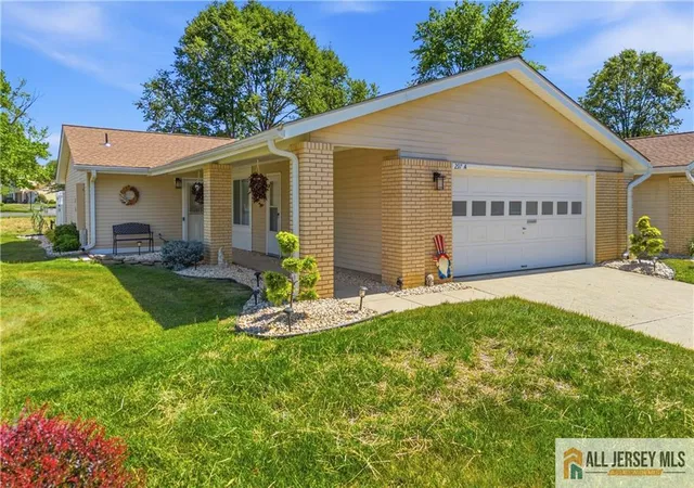 3rd image of 297 Yardley Dr, Monroe Township, NJ 08831