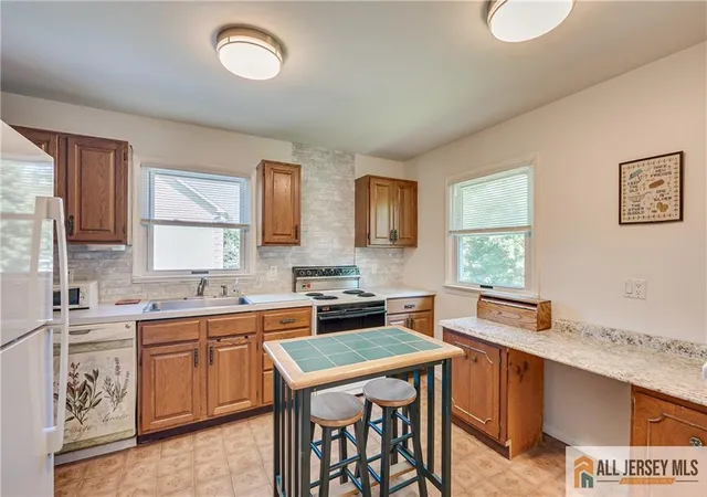4th image of 68 Outcalt Ave, Spotswood, NJ 08884 | MLS# 2770328M