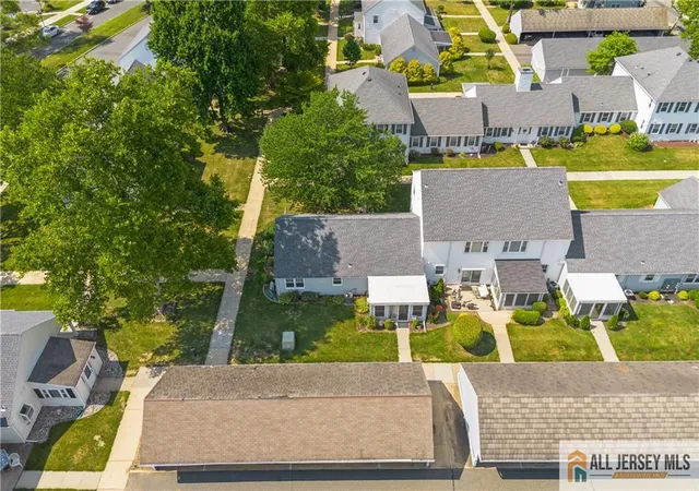 2nd image of 74 Amherst Ln, Monroe Township, NJ 08831