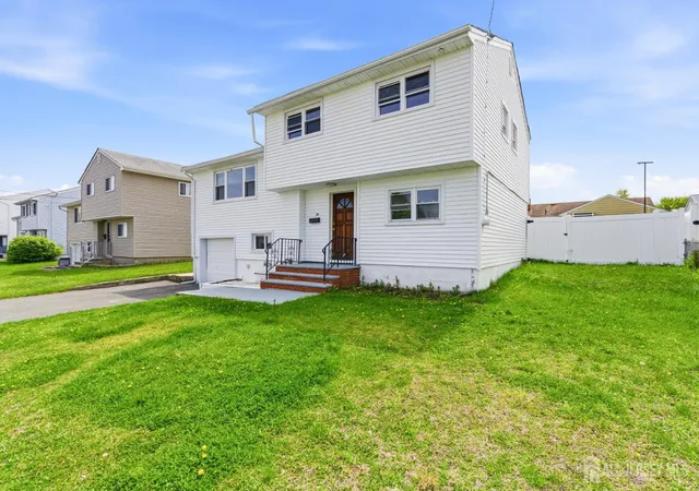 Homes for sale in Carteret, NJ | 29 Swarthmore Dr, Carteret, NJ 07008 | MLS# 2614621R