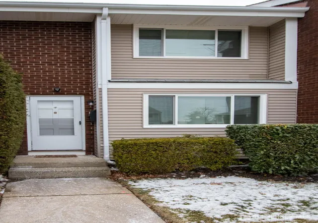 1st image of 4 H Quincy Cir, South Brunswick, NJ 08810 | MLS# 2702343R