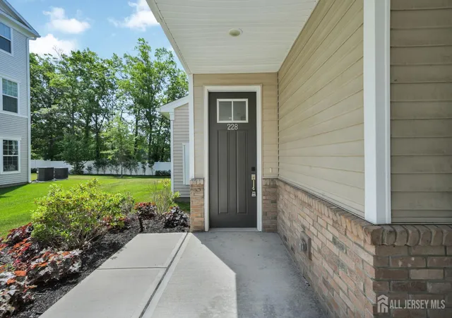 Homes for sale in Dunellen, NJ | 228 Park Ln, Dunellen, NJ 08812 | MLS# 2617720R